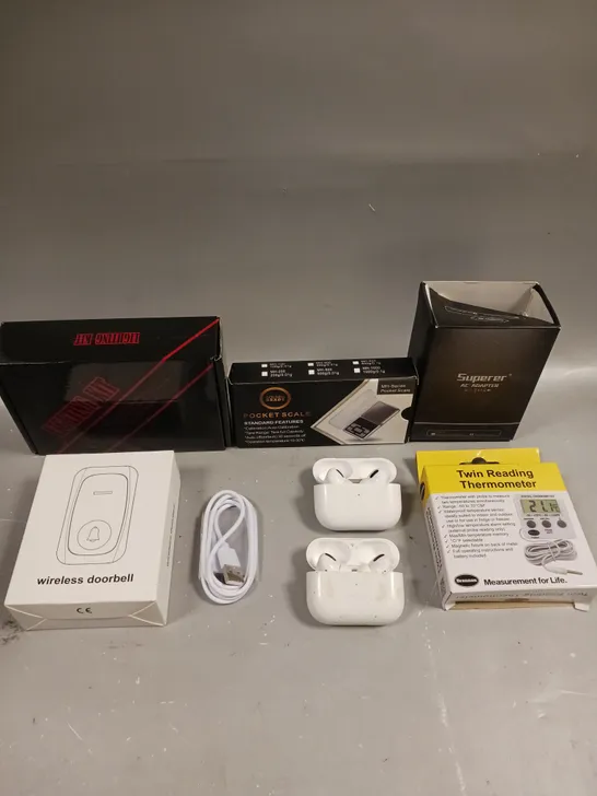 APPROXIMATELY 10 ASSORTED ELECTRICAL PRODUCTS TO INCLUDE WIRELESS EARPHONES, LIGHTING KIT, POCKET SCALES ETC