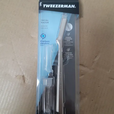 TWEEZERMAN FACIAL RAZOR WITH SPARE BLADES