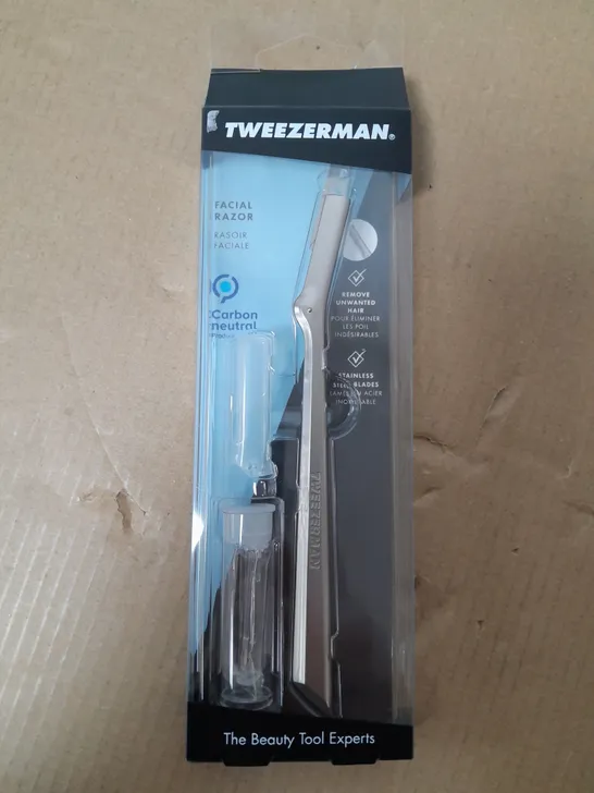 TWEEZERMAN FACIAL RAZOR WITH SPARE BLADES