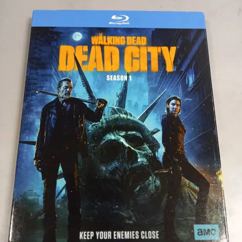 BOX OF APPROXIAMTELY 10 THE WALKING DEAD: DEAD CITY: SEASON 1 - BLUE RAY DISC