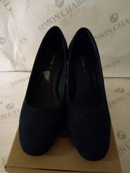 EVERYDAY WIDE FIT DOVEDALE SQUARE TOE LOW BLOCK SHOE SIZE 5UK  RRP £28