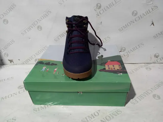 BOXED PAIR OF JOULES CHEDWORTH SHOES IN NAVY UK SIZE 6