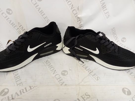 DESIGNER SHOES IN THE STYLE OF NIKE IN BLACK/WHITE EU SIZE 43