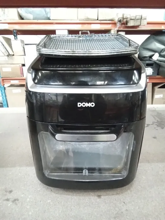 BOXED DOMO DELI FRYER MULTIFUNCTIONAL OVEN WITH ACCESSORIES 