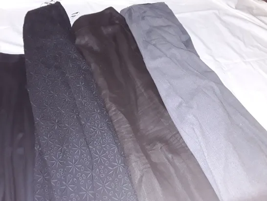 LOT OF 6 ASSORTED WOMEN'S SKIRTS IN VARIOUS SIZES 