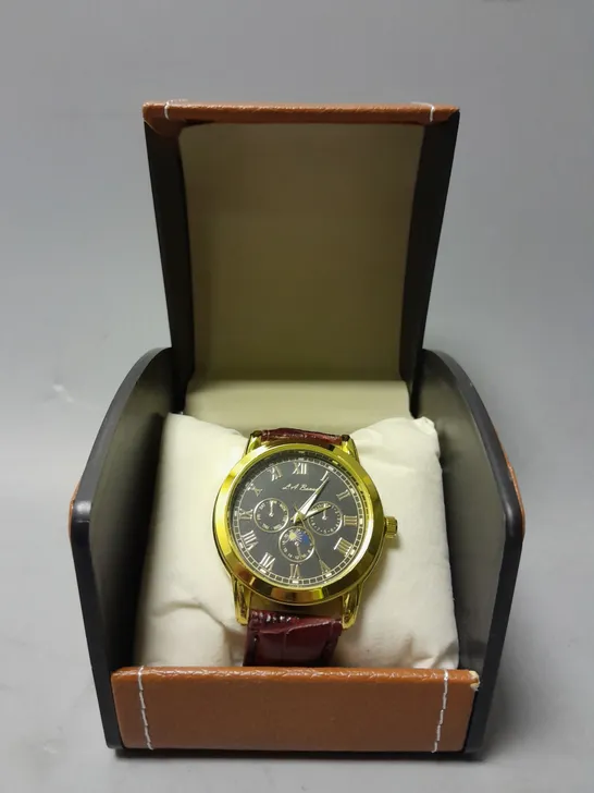 BOXED LA BANUS MENS QUARTZ CHRONOGRAPH WATCH BLACK FACE WITH GOLD DIAL 