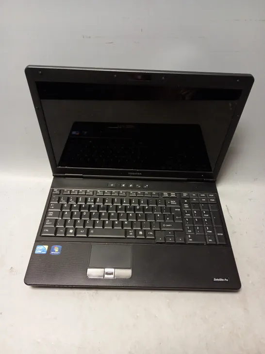 TOSHIBA SATELLITE PRO S500 LAPTOP IN BLACK