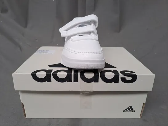 BOXED PAIR OF ADIDAS TENSAUR SPORT 2.0 KIDS SHOES IN WHITE UK SIZE 8