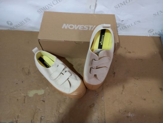 BOXED PAIR OF NOVESTA SHOES SIZE 23