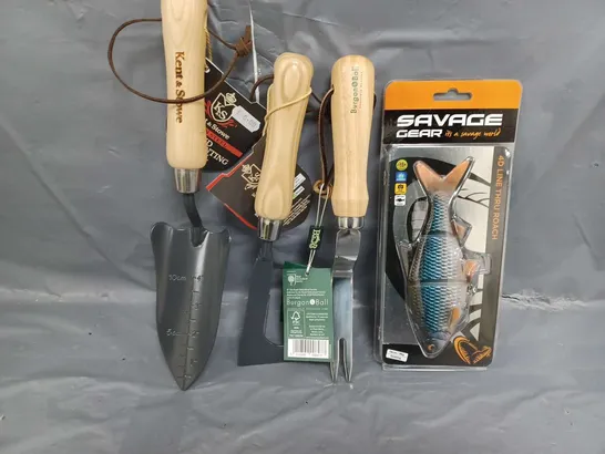 4 ASSORTED PRODUCTS TO INCLUDE KENT & STOWE HAND TRANSPLANTING TROWEL, SAVAGE GEAR 4D LINE THRU ROACH 