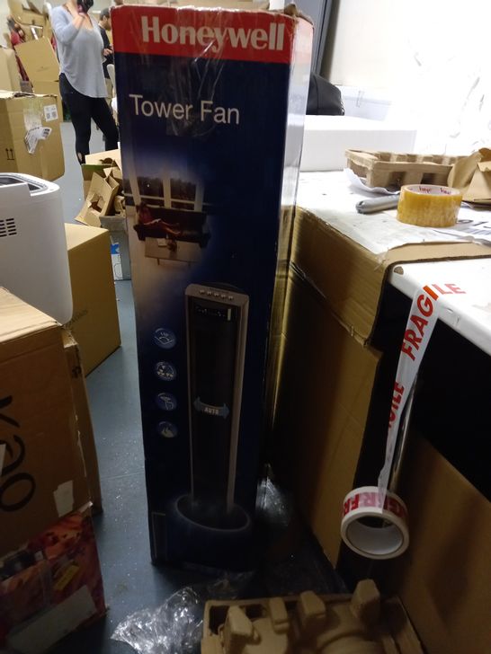 HONEYWELL HO-5500RE OSCILLATING TOWER FAN 