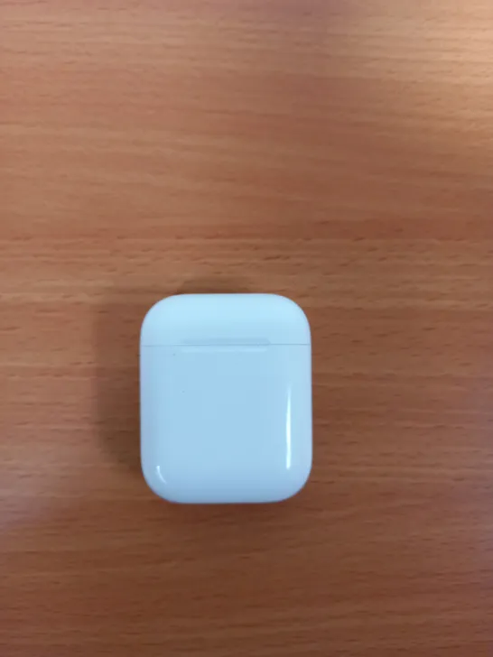 APPLE AIRPODS