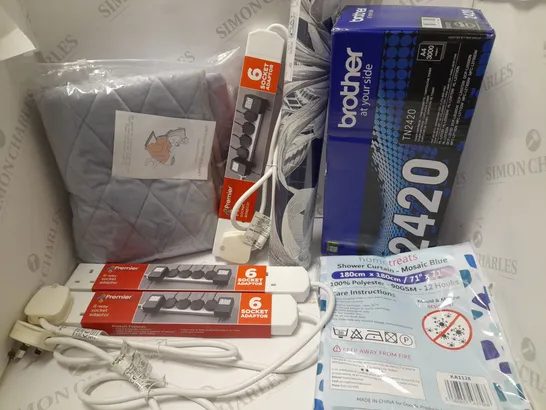 LOT OF APPROX 5 ASSORTED HOUSEHOLD ITEMS TO INCLUDE SOCKET ADAPTERS, BROTHER TONER CARTRIDGE, USB SHAWL WARM-UP BLANKET, ETC