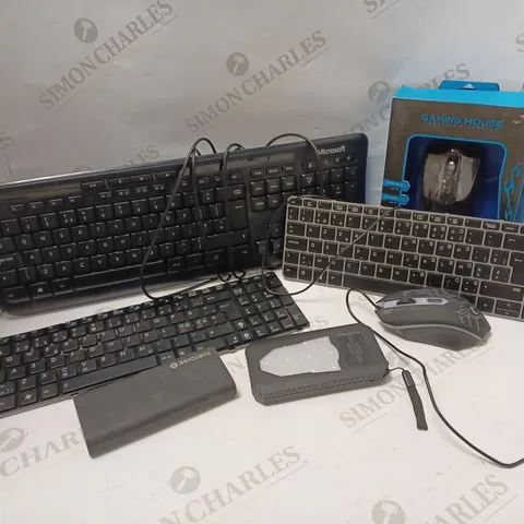 LOT OF APPROXIMATELY 25 ELECTRICALS TO INCLUDE KEYBOARDS, GAMING MOUSES, POWERBANKS, ETC