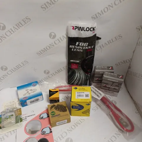 BOX OF APPROXIMATELY 15 ASSORTED VEHICULAR PARTS AND ACCESSORIES TO INCLUDE FOG RESISTANT LENS, COMLINE OIL FILTER, BICYCLE INNER TUBE ETC 