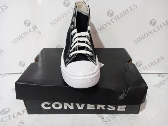 BOXED PAIR OF CONVERSE SHOES IN BLACK/WHITE UK SIZE 5.5