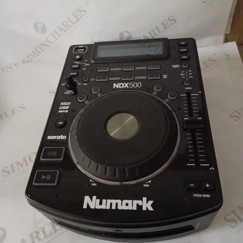 NUMARK NDX500 - STANDALONE USB / CD PLAYER AND SOFTWARE CONTROLLER WITH TOUCH-SENSITIVE JOG WHEEL