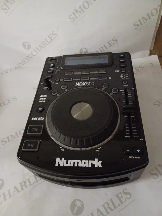 NUMARK NDX500 - STANDALONE USB / CD PLAYER AND SOFTWARE CONTROLLER WITH TOUCH-SENSITIVE JOG WHEEL