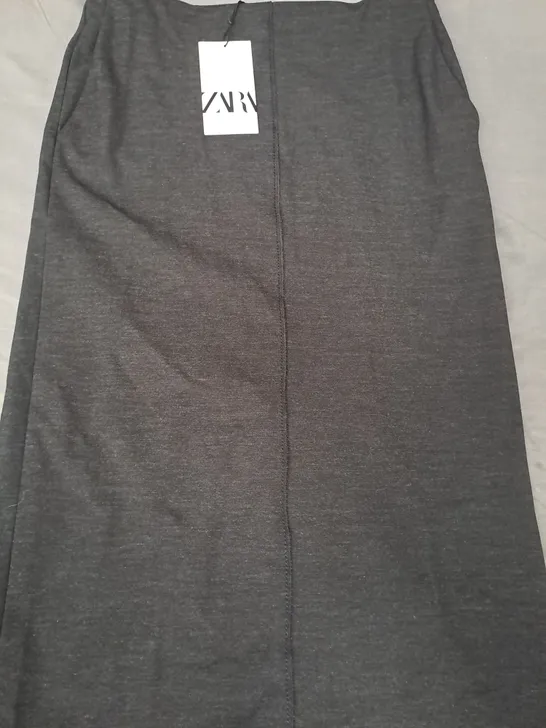 ZARA PENCIL SKIRT IN GREY SIZE SMALL