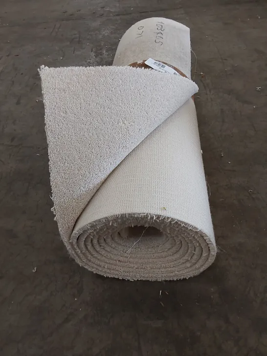 ROLL OF QUALITY DIMENSIONS DIM PLAINS CARPET // SIZE: APPROX 0.71 X 3m