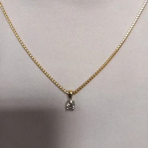 18CT GOLD DIAMOND SET PENDANT ON CHAIN