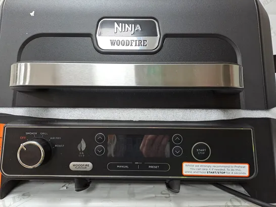 NINJA WOODFIRE PRO XL BBQ AND SMOKER BUILT IN THERMOMOTER
