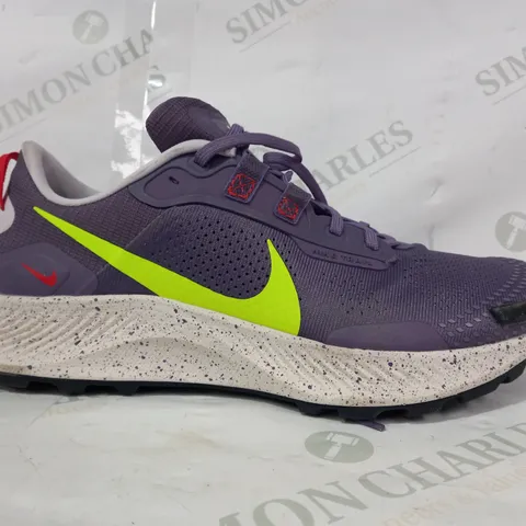 PAIR OF NIKE PEGASUS TRAIL SHOES IN PURPLE/LIME UK SIZE 7.5