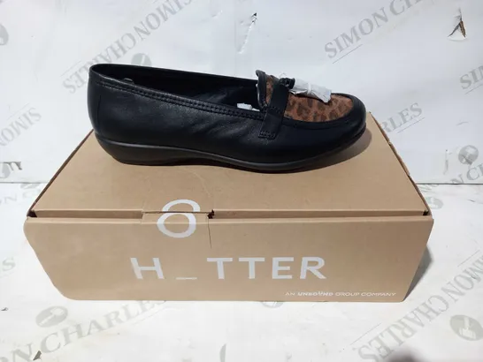 BOXED PAIR OF HOTTER SLIP ON SHOES IN BLACK W. LEOPARD PRINT UK SIZE 4