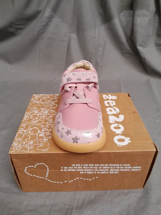 BOXED PAIR OF ZEAZOO HUSKY PINK VELCRO SHOES SIZE 29