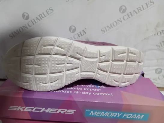 BOXED PAIR OF SKECHERS MEMORY FOAM TRAINERS IN PURPLE UK SIZE 6