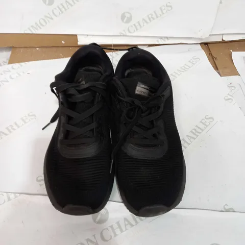 SKECHERS LITE-WEIGHT BLACK TRAINER - SIZE UK 8