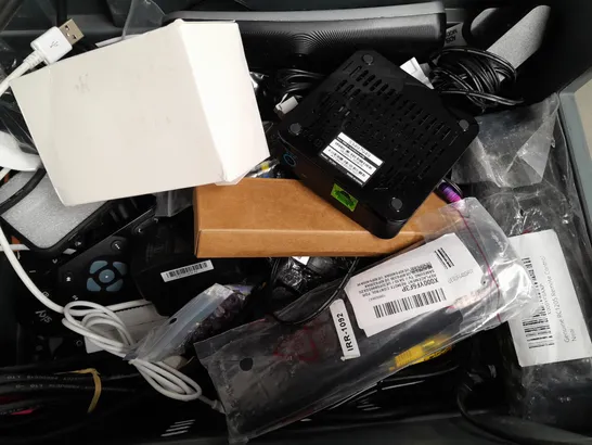 APPROXIMATELY 10 ASSORTED ELECTRICAL ITEMS TO INCLUDE REMOTES, AND POWER CABLES/ADAPTERS, ETC