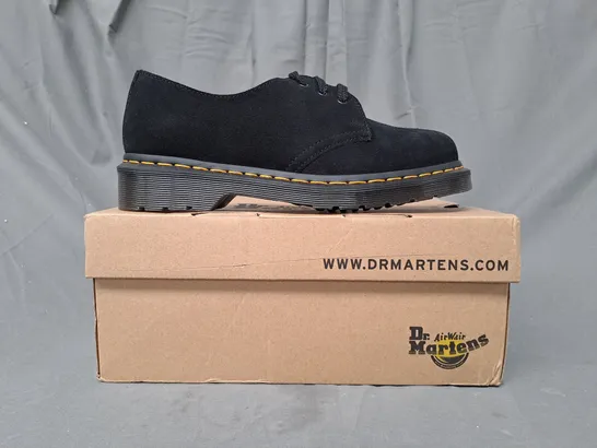 BOXED PAIR OF DR MARTENS SUEDE SHOES IN BLACK UK SIZE 6.5