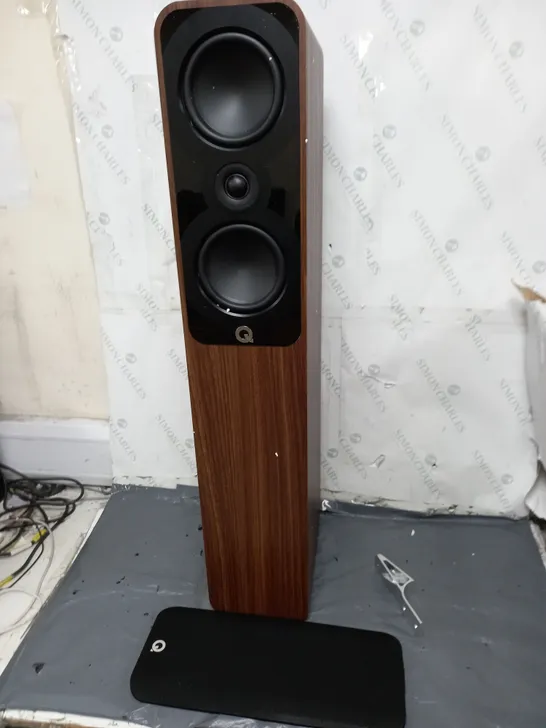 PAIR OF BOXED Q ACOUSTICS Q 5040 COMPACT FLOORSTANDING SPEAKER DARK SPRUCE