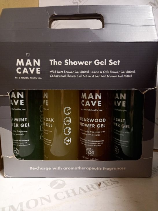 MAN CAVE - THE SHOWER GEL SET INCL. WILD MINT, LEMON & OAK, CEDARWOOD AND SEA SALT 