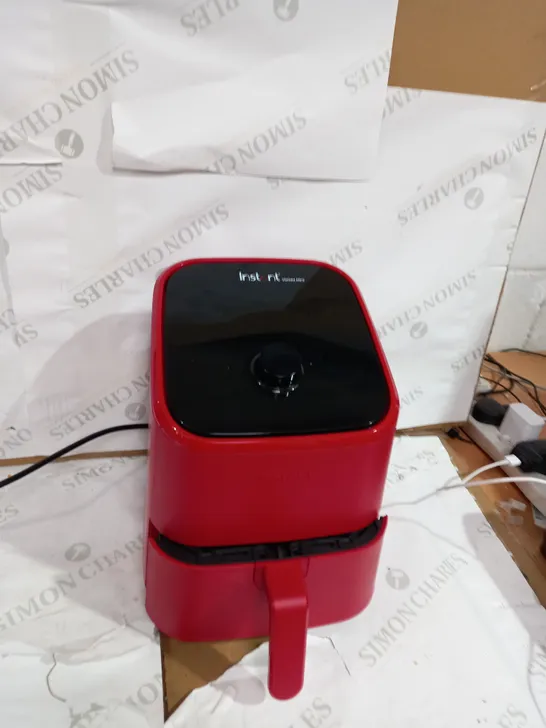 INSTANT MINI 4-IN-1 AIR FRYER