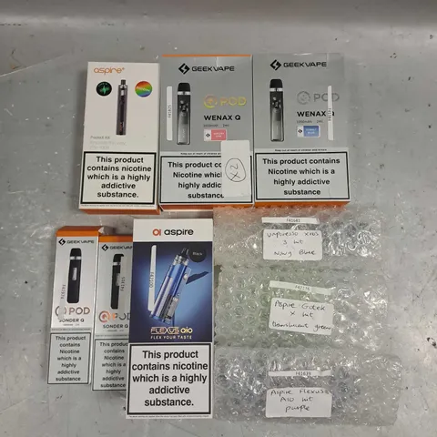 APPROXIMATELY 20 VAPES & E-CIGARETTES TO INCLUDE GEEKVAPE QPOD WENAX Q, ASPIRE FLEXUS AIO, GEEKVAPE SONDER Q ETC