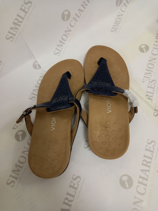 VIONIC SANDALS - NAVY BLUE PATENT FLIP FLOPS UK SIZE 7