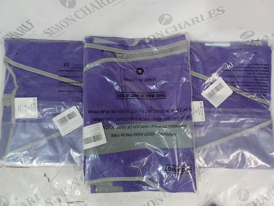 APPROXIMATELY 5 ASSORTED PURPLE HI-VIS SAFETY VESTS IN VARIOUS SIZES