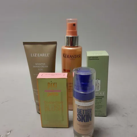 APPROXIMATELY 20 ASSORTED HEALTH & BEAUTY ITEMS TO INCLUDE KERASTASE COMPLETE ANTI-FRIZZ CARE (150ML), LIZ EARLE SENSITIVE SHAVE CREAM (100ML), CLINIQUE ANTI BLEMISH SOLUTION (30ML), ETC