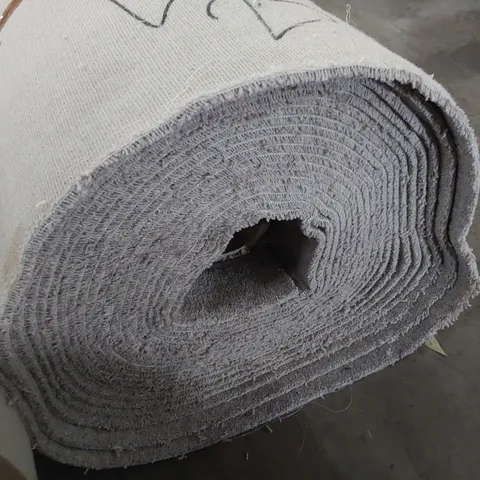 ROLL OF QUALITY LINGDALE AYSGARTH CARPET APPROXIMATELY 4M × 19.95M