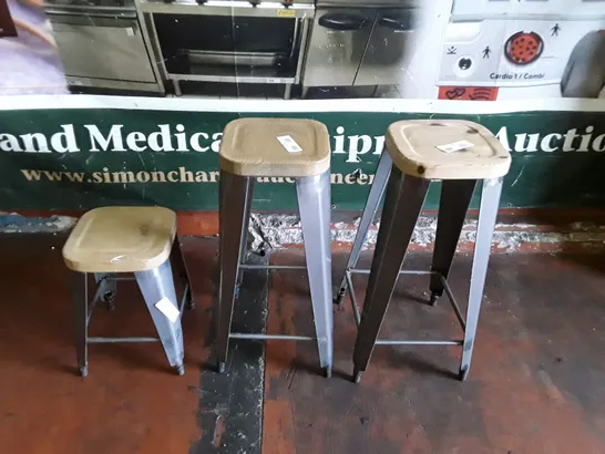 3 BAR STOOLS