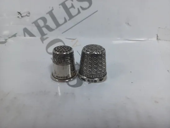 PAIR OF SILVER HALLMARKED THIMBLES IN VARIOUS DESIGNS 