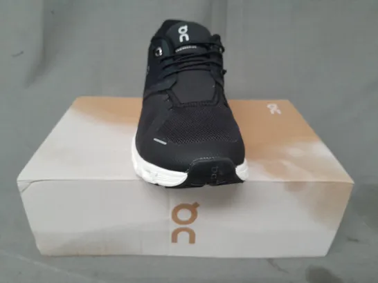 BOXED PAIR OF ON CLOUD 5 SHOES IN BLACK UK SIZE 9