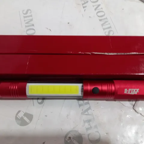 SET OF 2 SFIXX LED TORCHES - RED