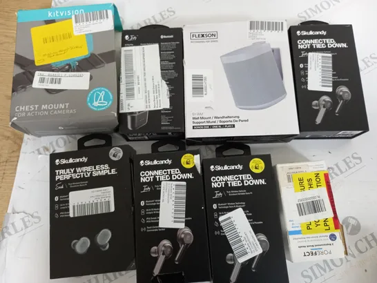 APPRROXIMETELY 10 ASSORTED ELECTRICAL ITEMS INCLUDING, SKULLCANDY WIRELESS EARPHONES, 