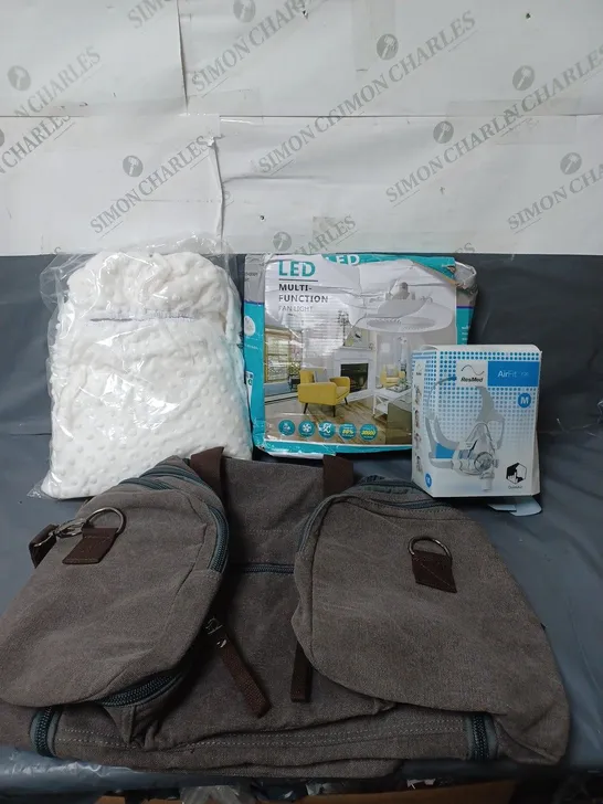 APPROXIMATELY 15 HOUSEHOLD ITEMS TO INCLUDE BAGS, FAN LIGHT AND BEDDING