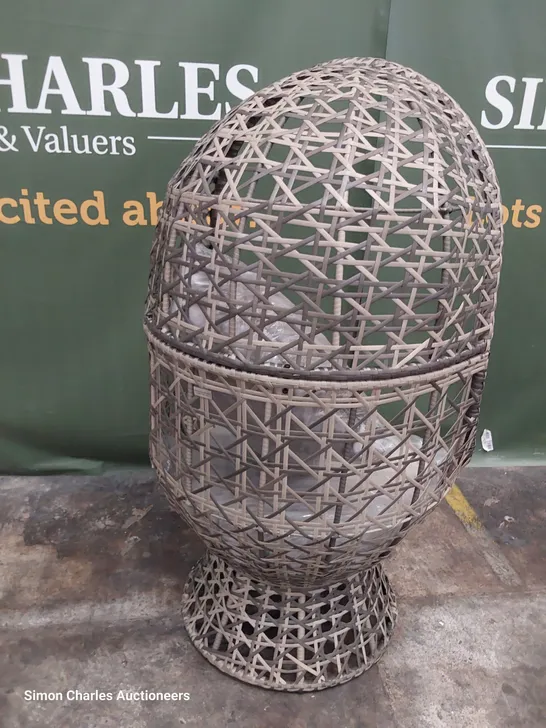 DESIGNER FREESTANDING SWIVEL RATTAN EGG CHAIR