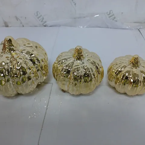 DECORATIVE PUMPKINS IN GOLD METALLIC