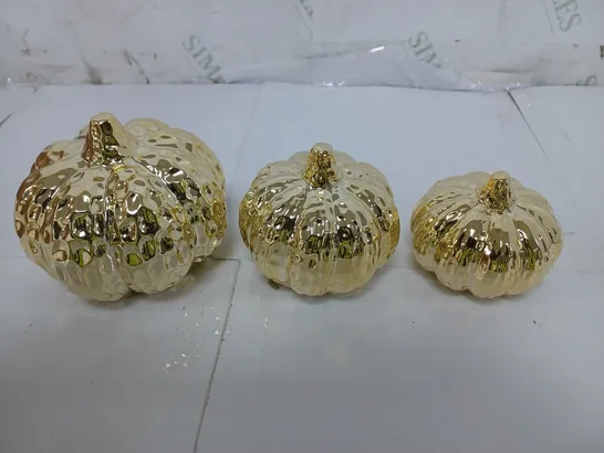 DECORATIVE PUMPKINS IN GOLD METALLIC